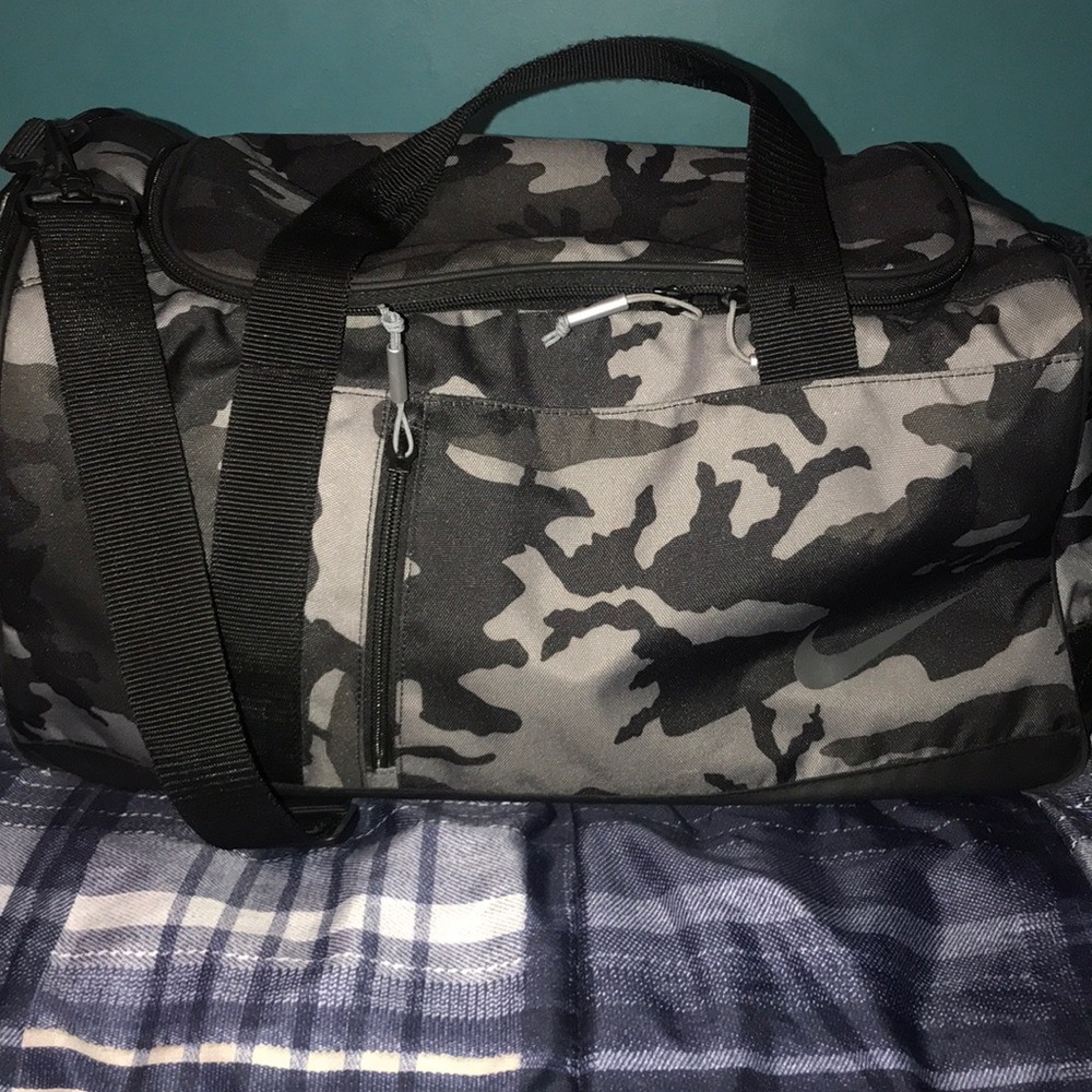 Large Nike gym bag (BLACK CAMO)